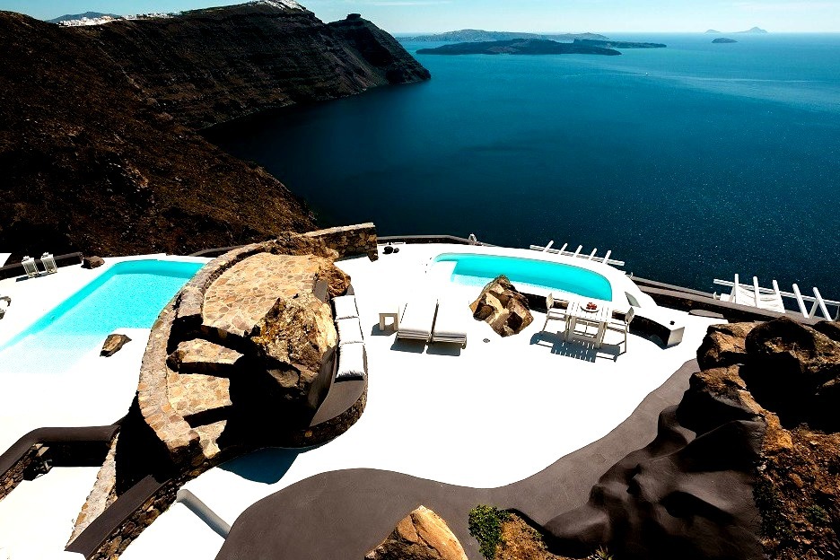 Top 10 Santorini Hotels With Infinity Pools